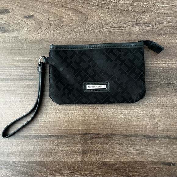 Tommy Hilfiger Black Wristlet Wallet - Picture 3 of 7